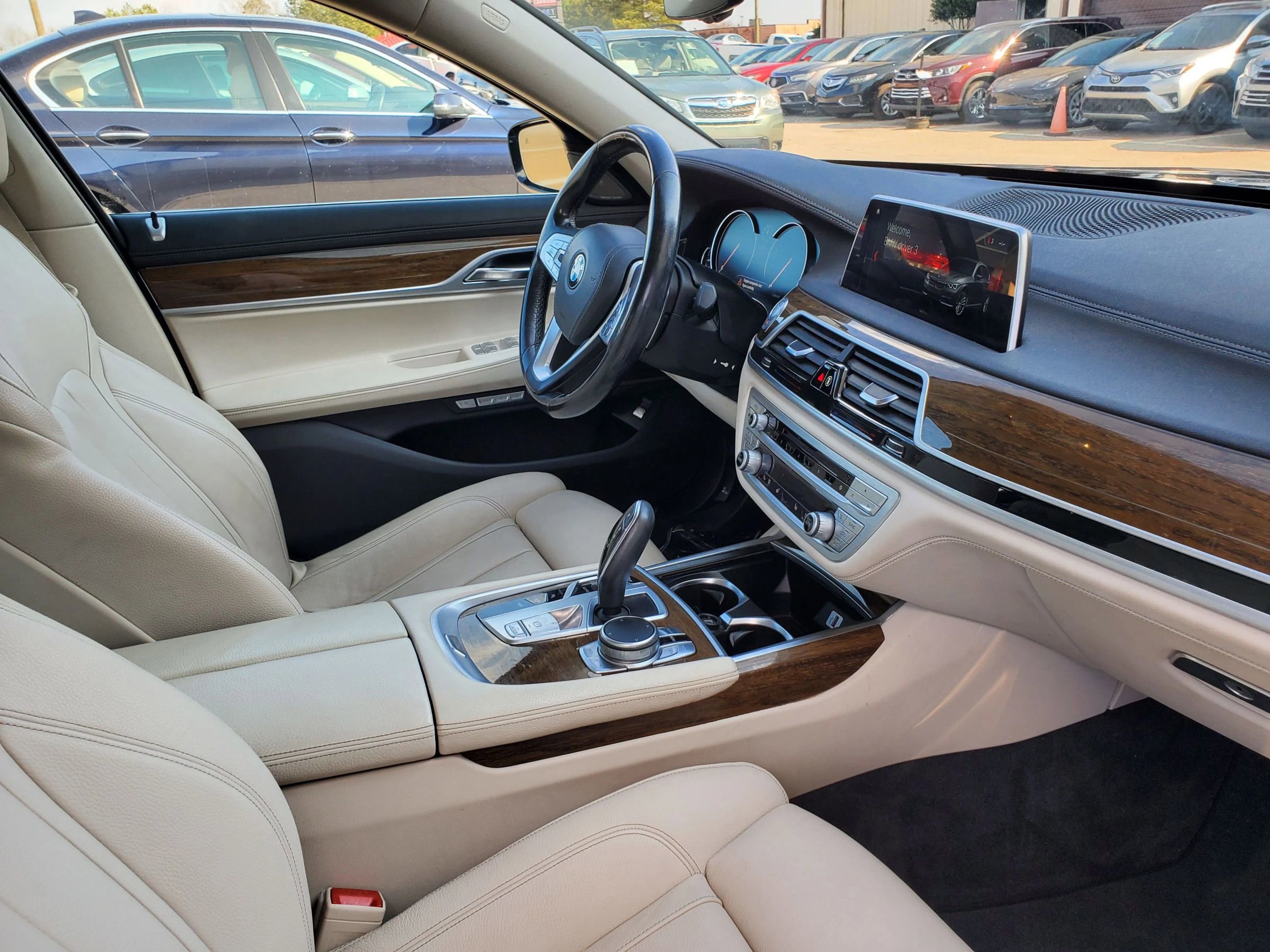 Used 2018 BMW 750i xDrive image 32