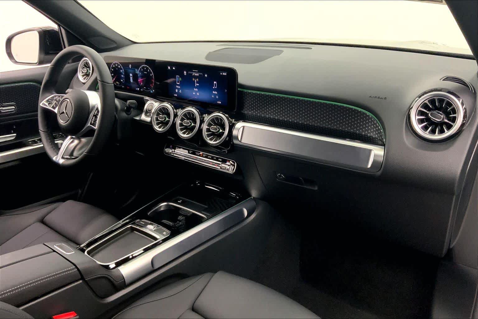 New 2026 Mercedes-Benz GLB 250 image 12