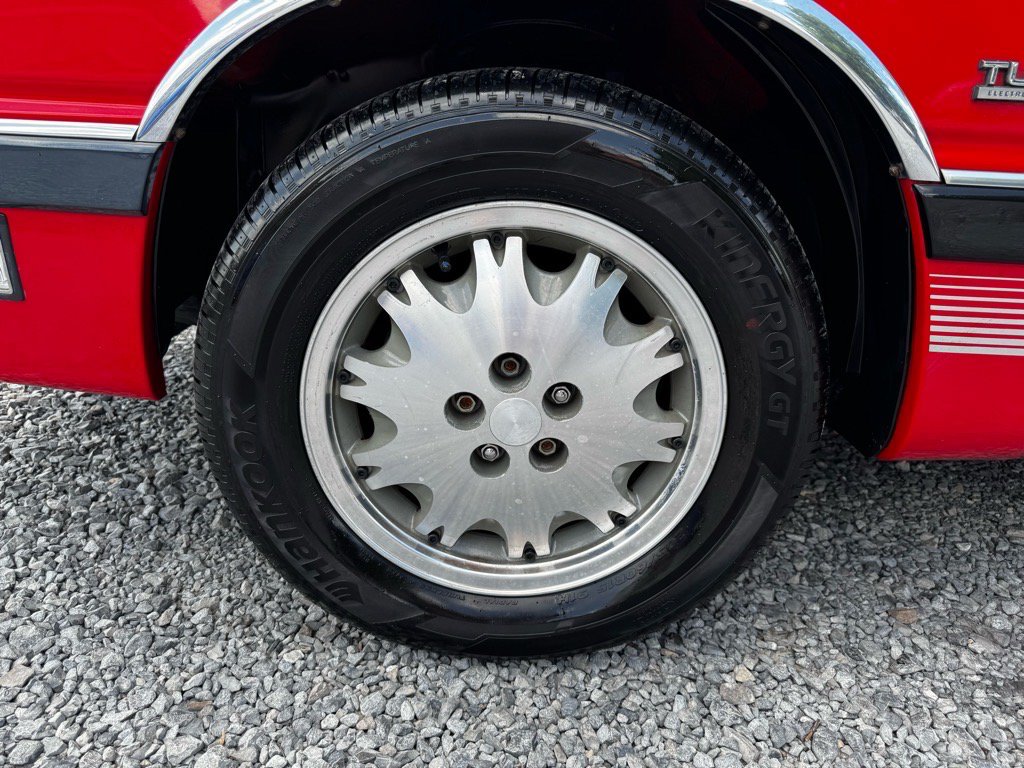 Used 1989 Chrysler LeBaron Premium FWD image 9