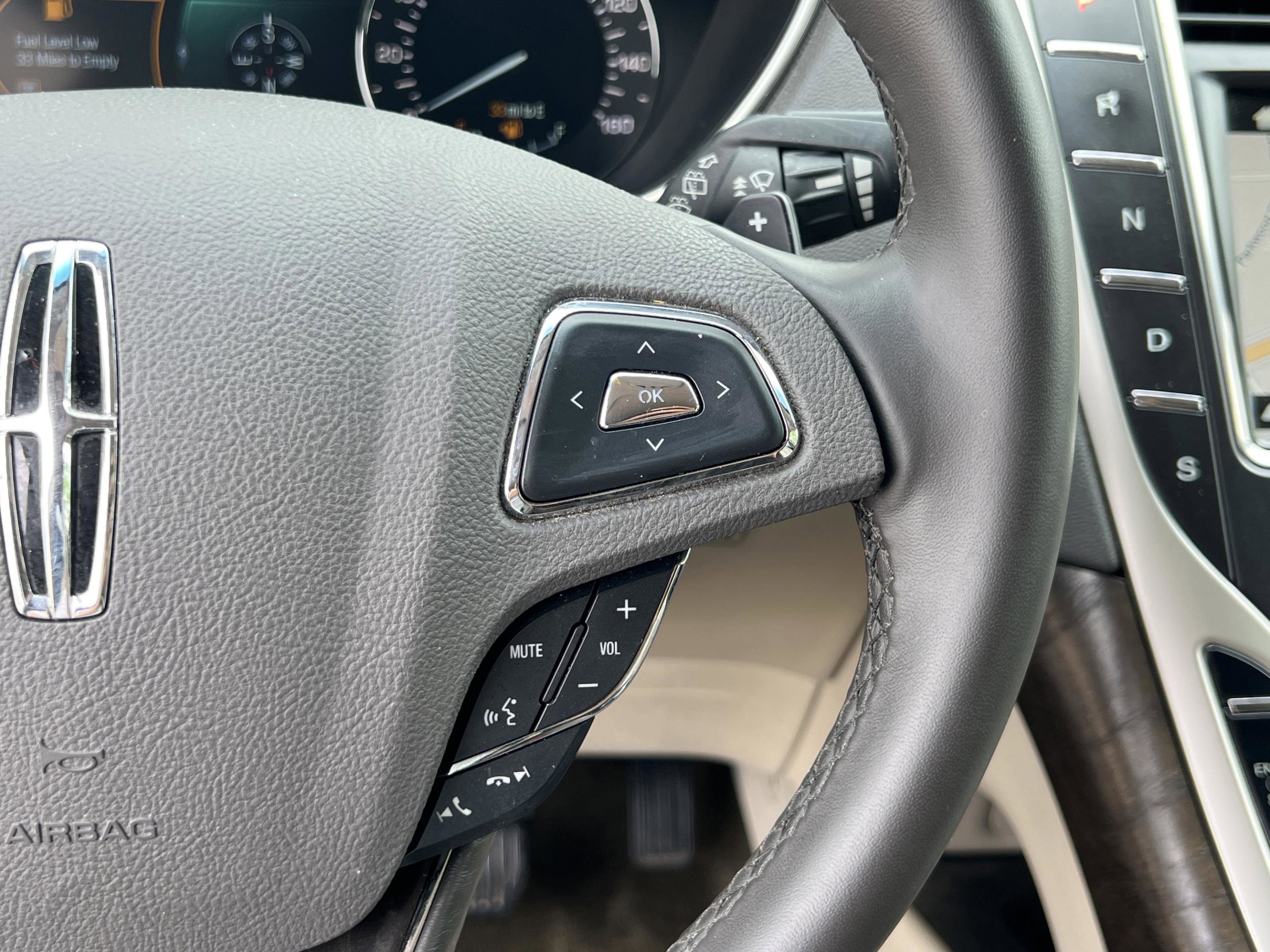 Used 2018 Lincoln MKX Reserve w/ Cargo Accessories Package image 12