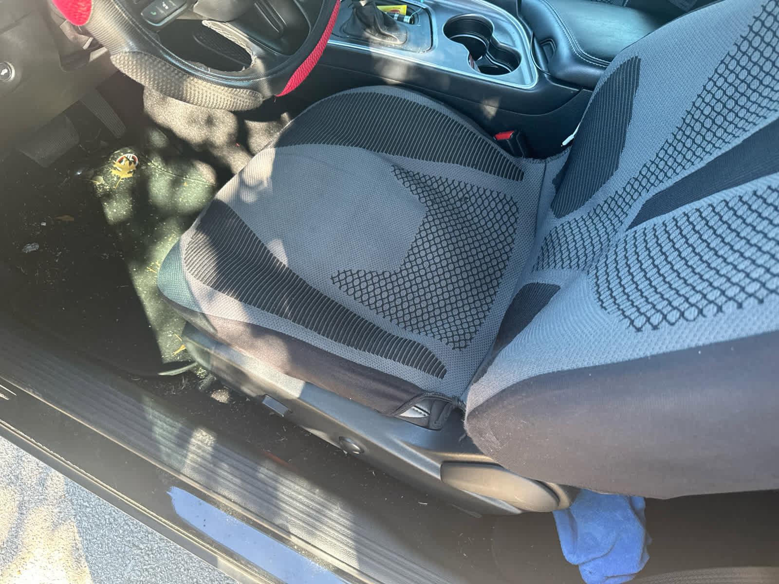 Used 2022 Dodge Challenger SXT w/ Plus Package image 5