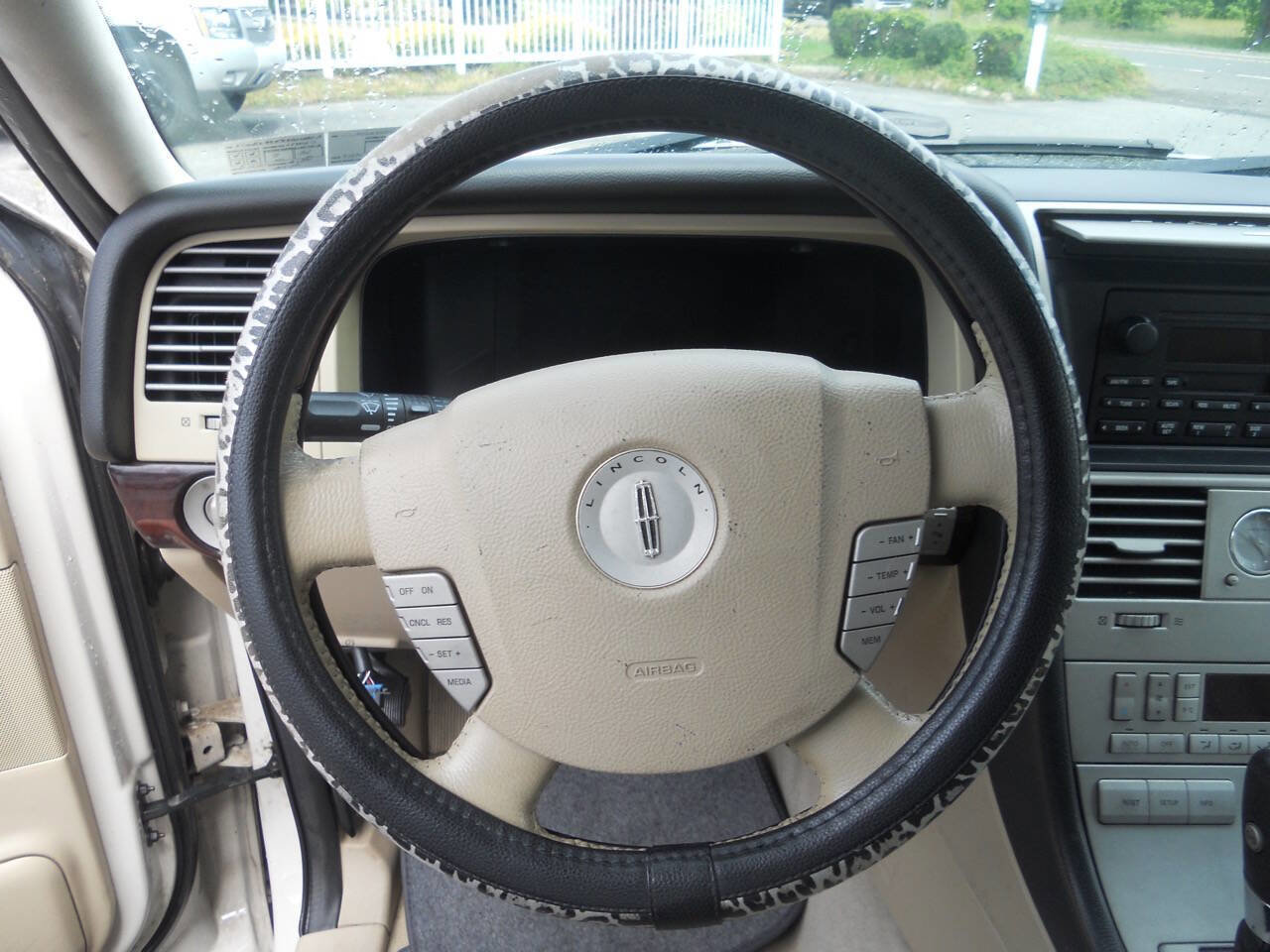 Used 2005 Lincoln Aviator AWD image 12
