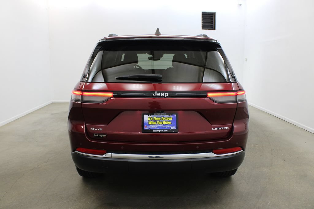 Used 2023 Jeep Grand Cherokee Limited w/ Trailer Tow Prep Group (B) AWD/4WD image 4