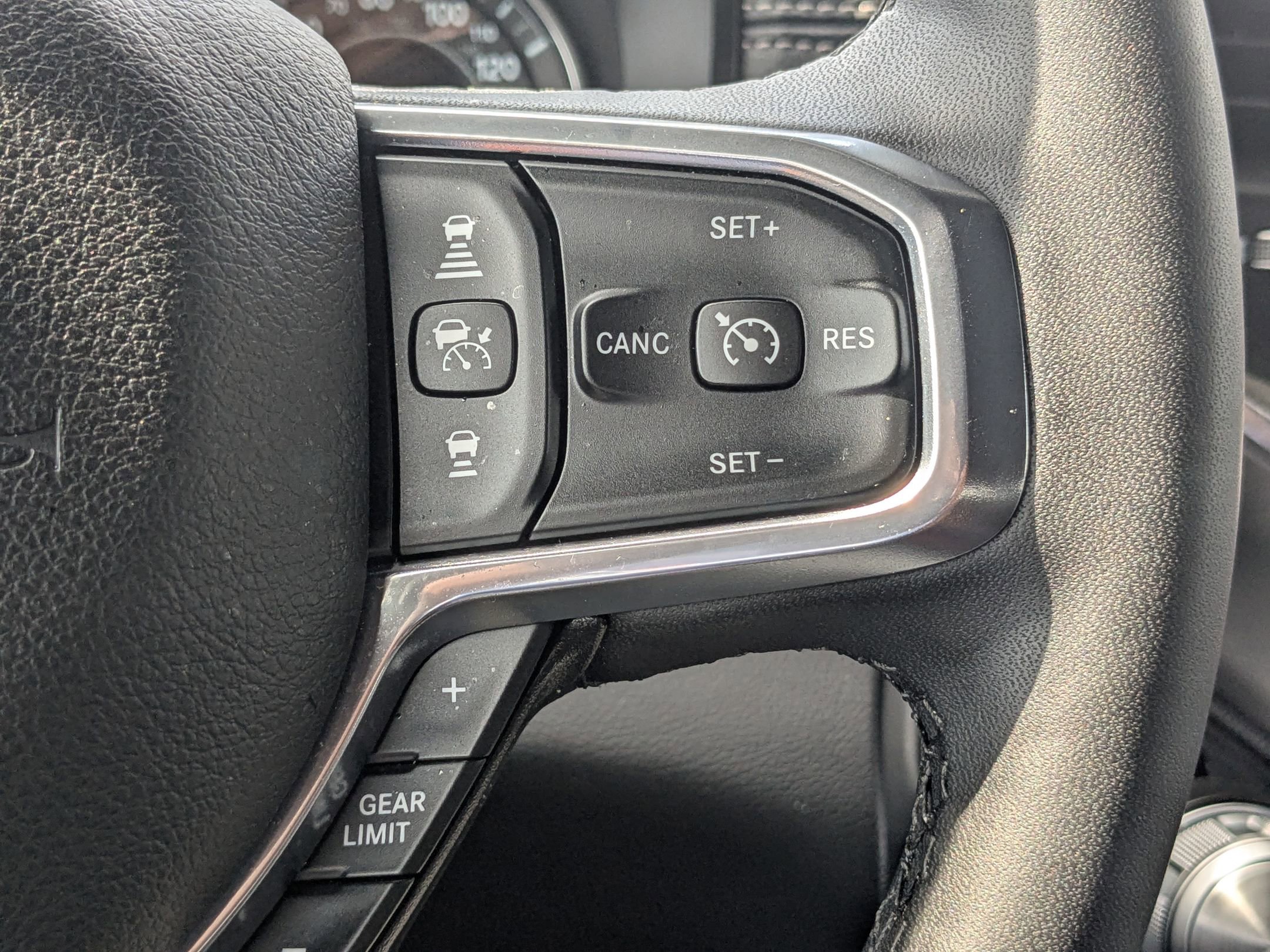 Used 2025 RAM 1500 Laramie image 22
