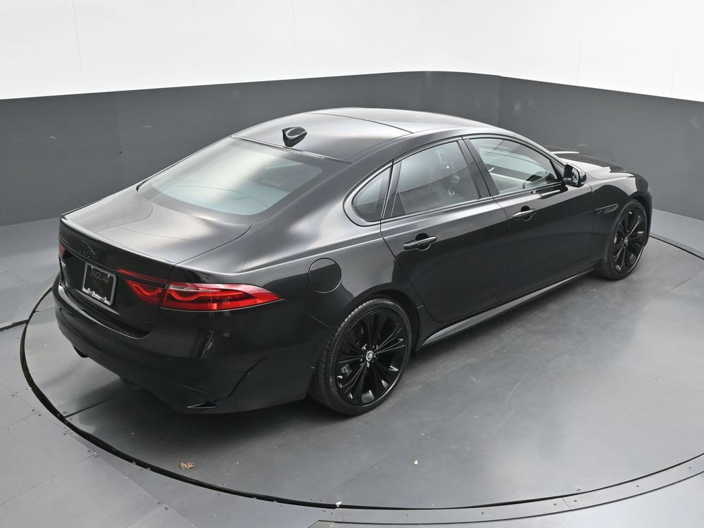Certified 2024 Jaguar XF R-Dynamic SE AWD/4WD image 35