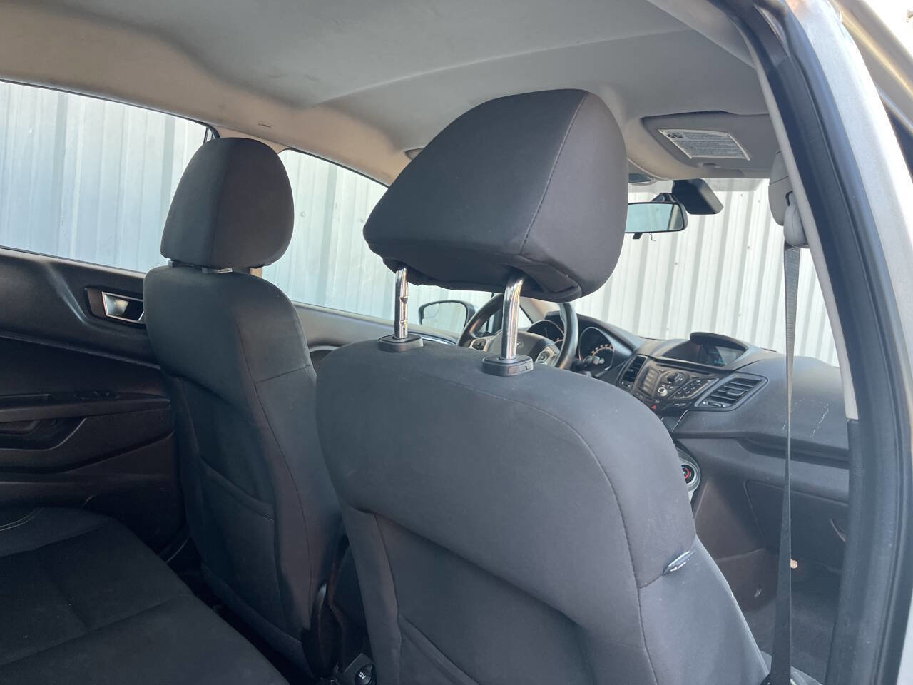 Used 2015 Ford Fiesta SE image 17