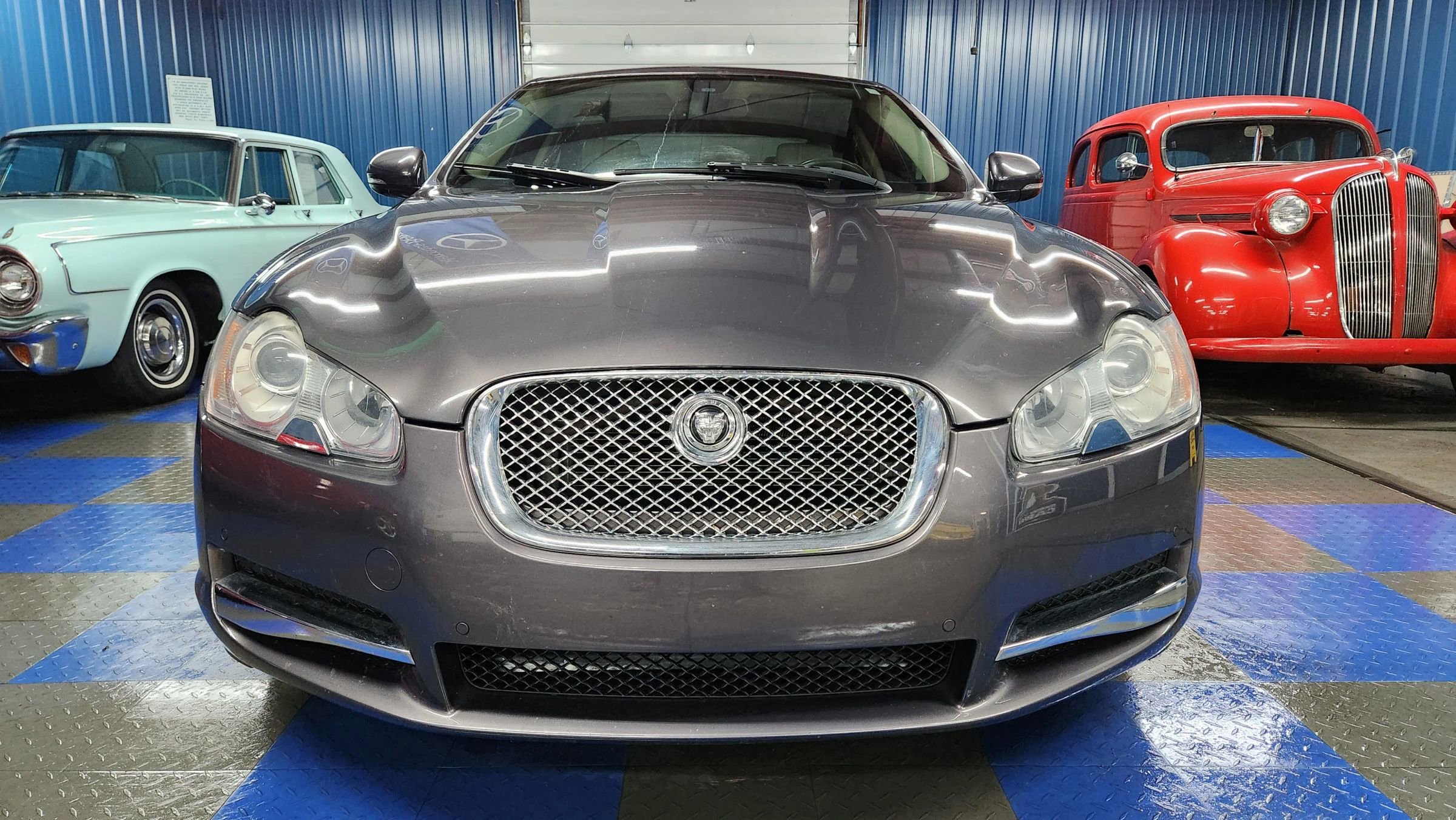 Used 2011 Jaguar XF Portfolio image 76