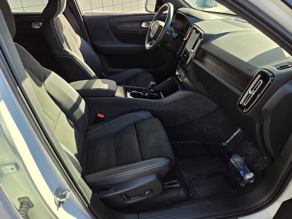 Certified 2023 Volvo XC40 Recharge Plus AWD/4WD image 22