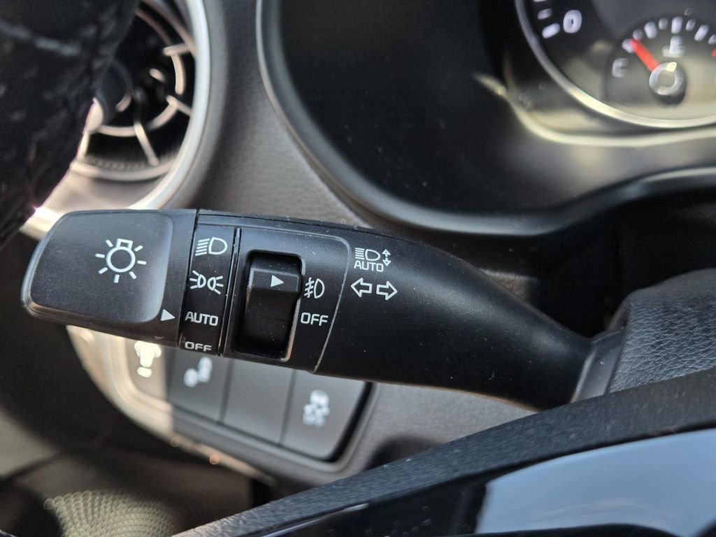 Used 2023 Kia Forte GT-Line image 13