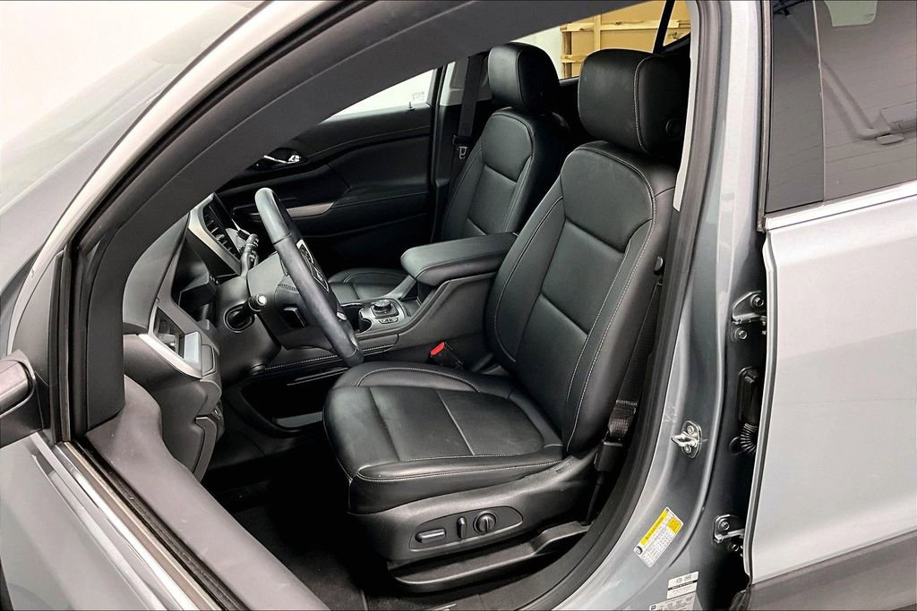 Used 2023 GMC Acadia SLT w/ Preferred Package FWD image 32