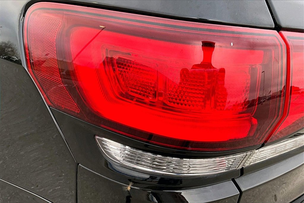 Used 2020 Jeep Grand Cherokee Altitude image 27