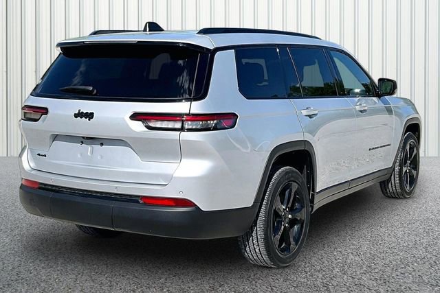 Used 2023 Jeep Grand Cherokee L Laredo AWD/4WD image 11