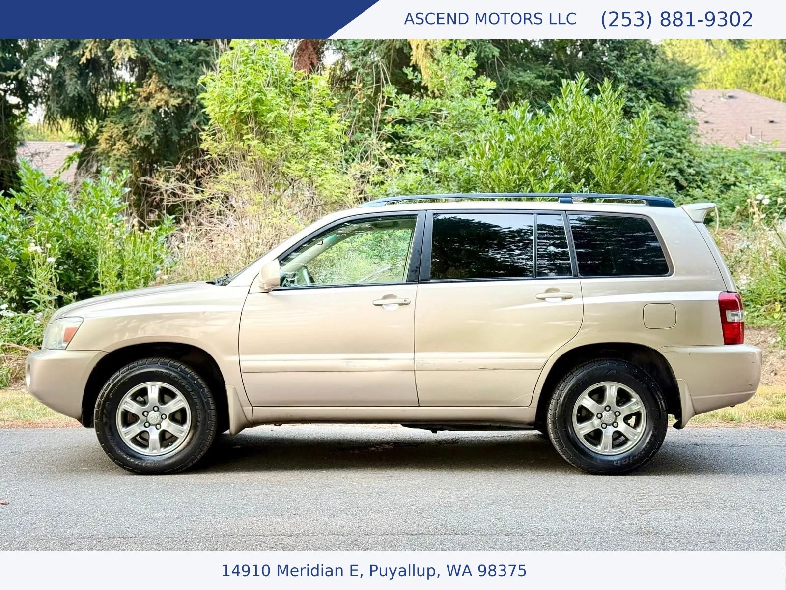Used 2004 Toyota Highlander 4WD V6 w/ Appearance Pkg image 2