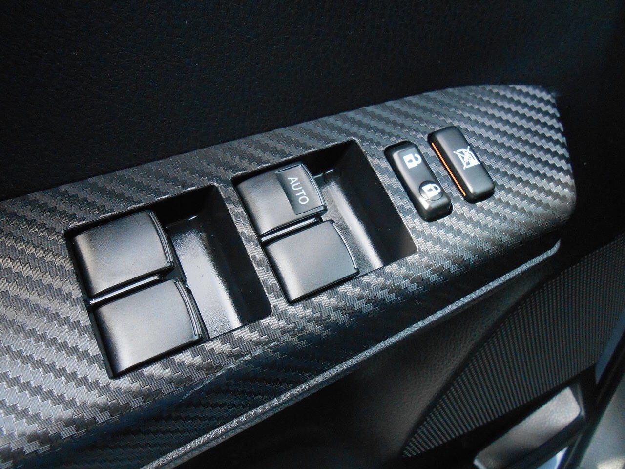 Used 2014 Toyota RAV4 XLE AWD/4WD image 18