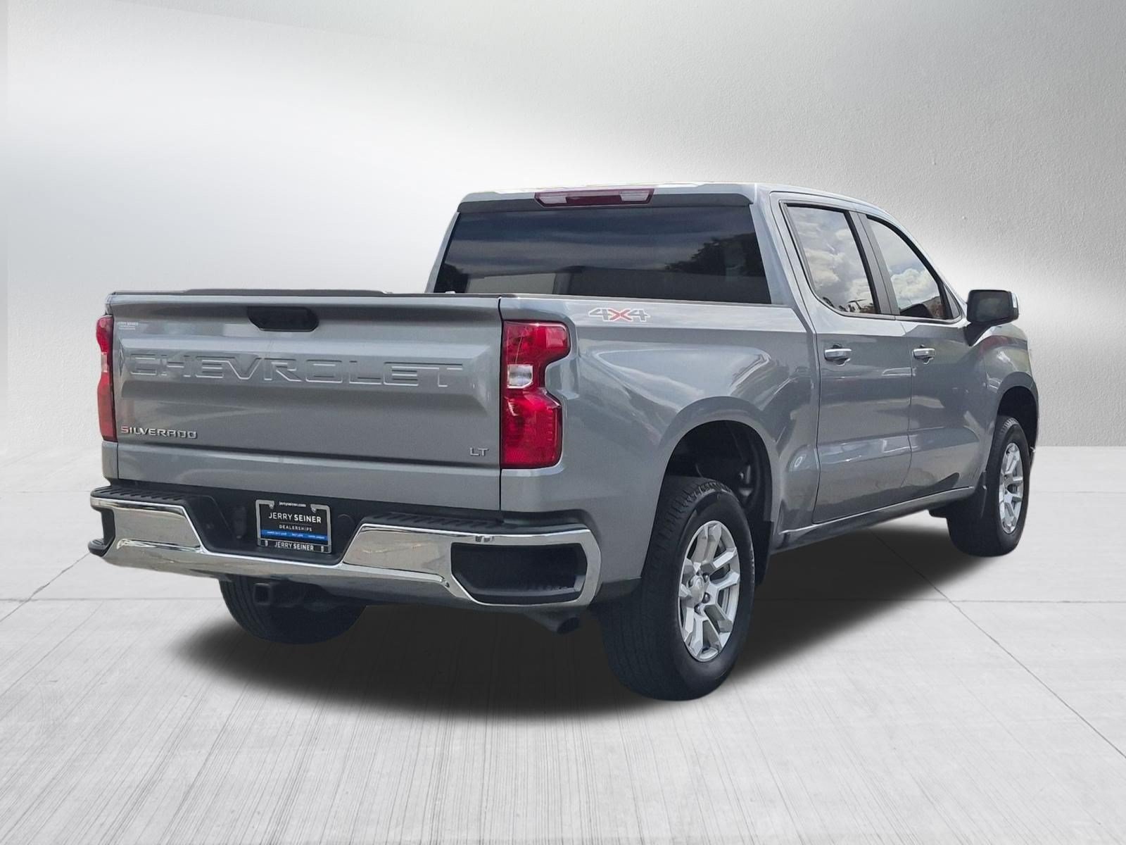 Certified 2024 Chevrolet Silverado 1500 LT AWD/4WD image 6