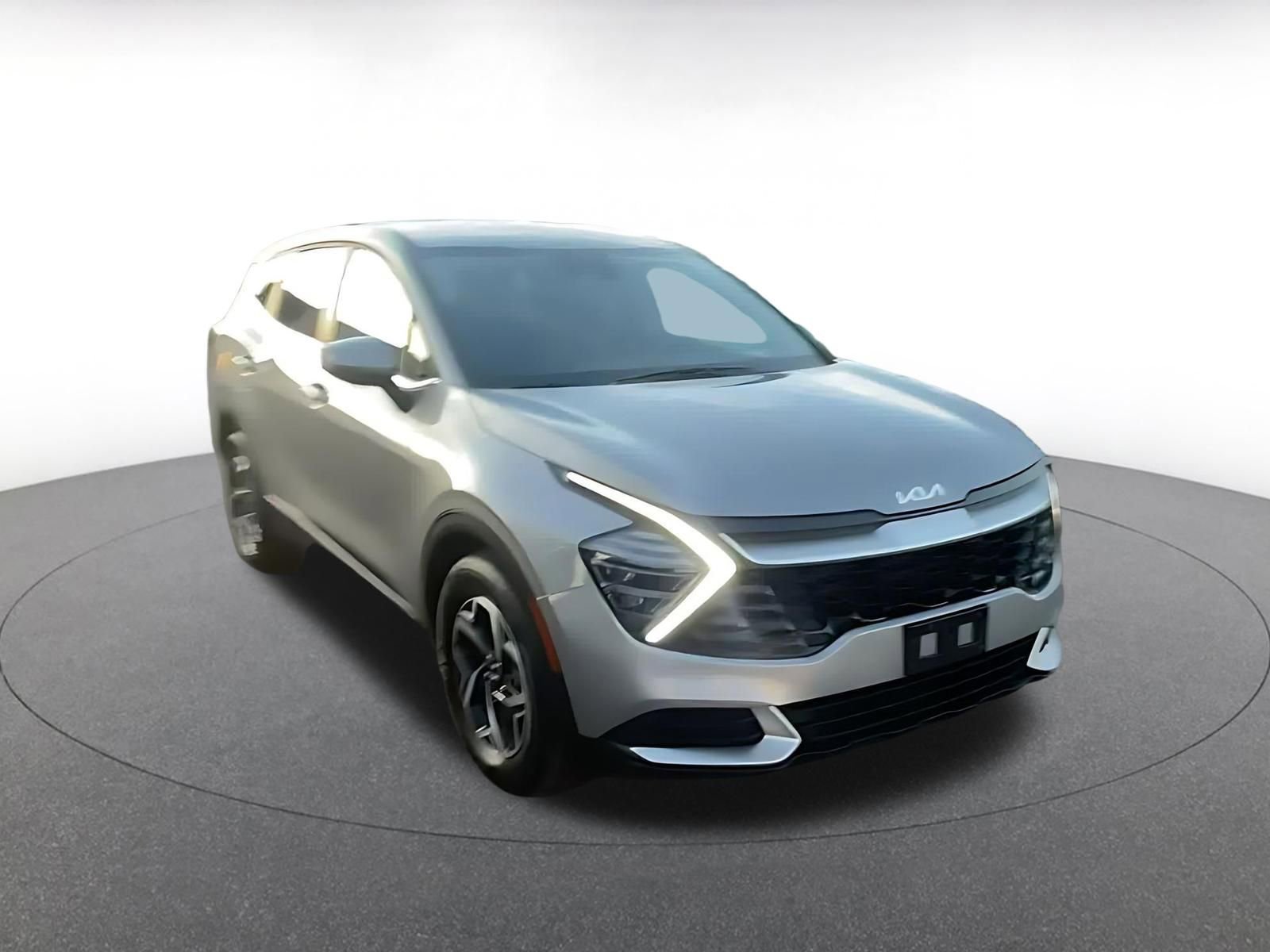 Used 2025 Kia Sportage LX FWD image 3