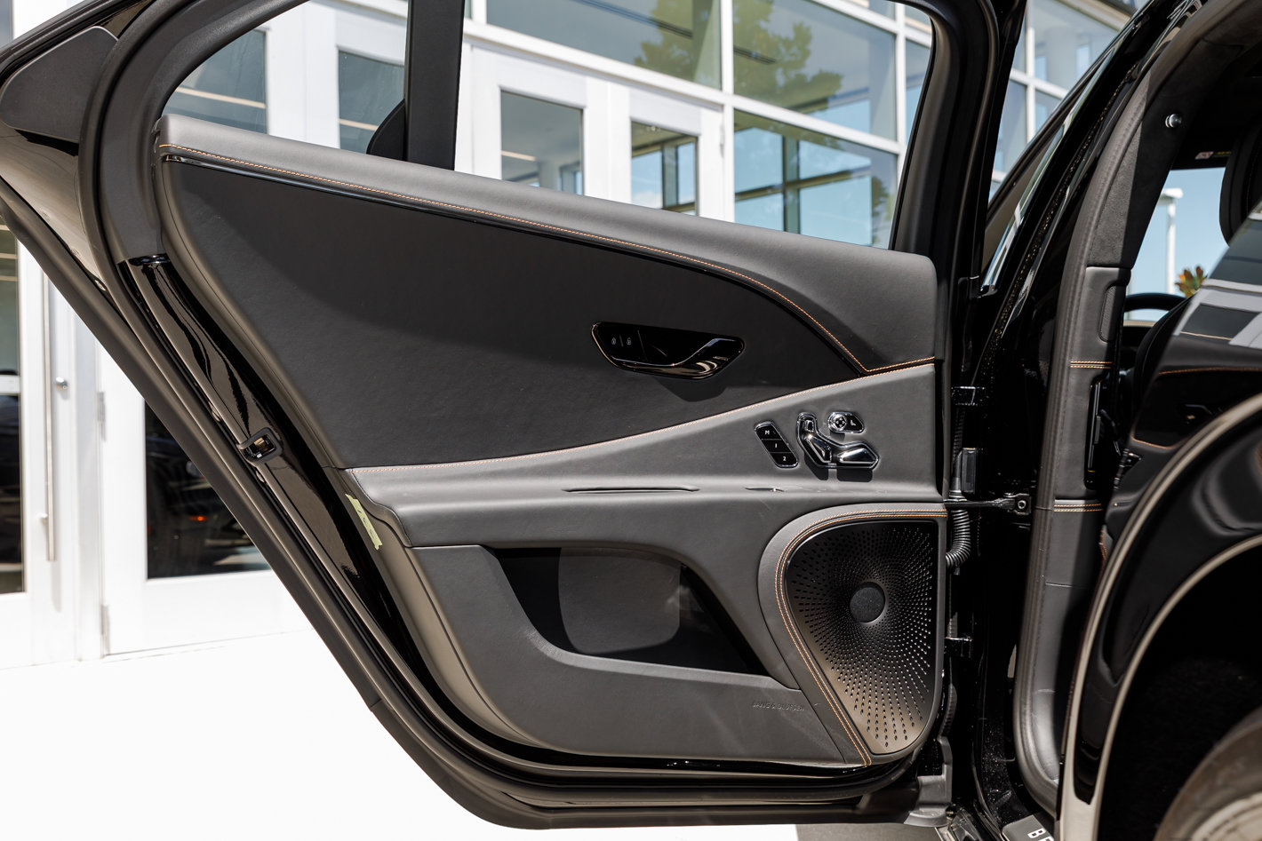 New 2025 Bentley Flying Spur Plug-In Hybrid image 27