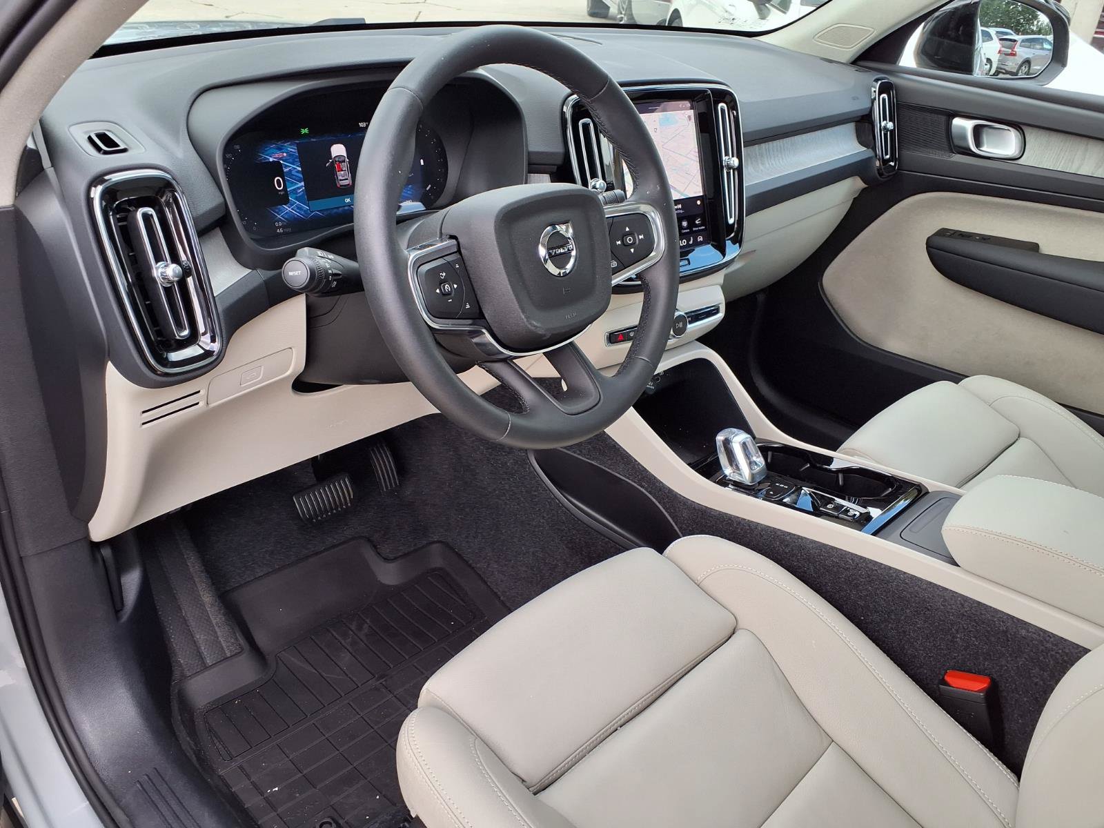 New 2026 Volvo XC40 B5 Plus w/ Protection Package Premier AWD/4WD image 12