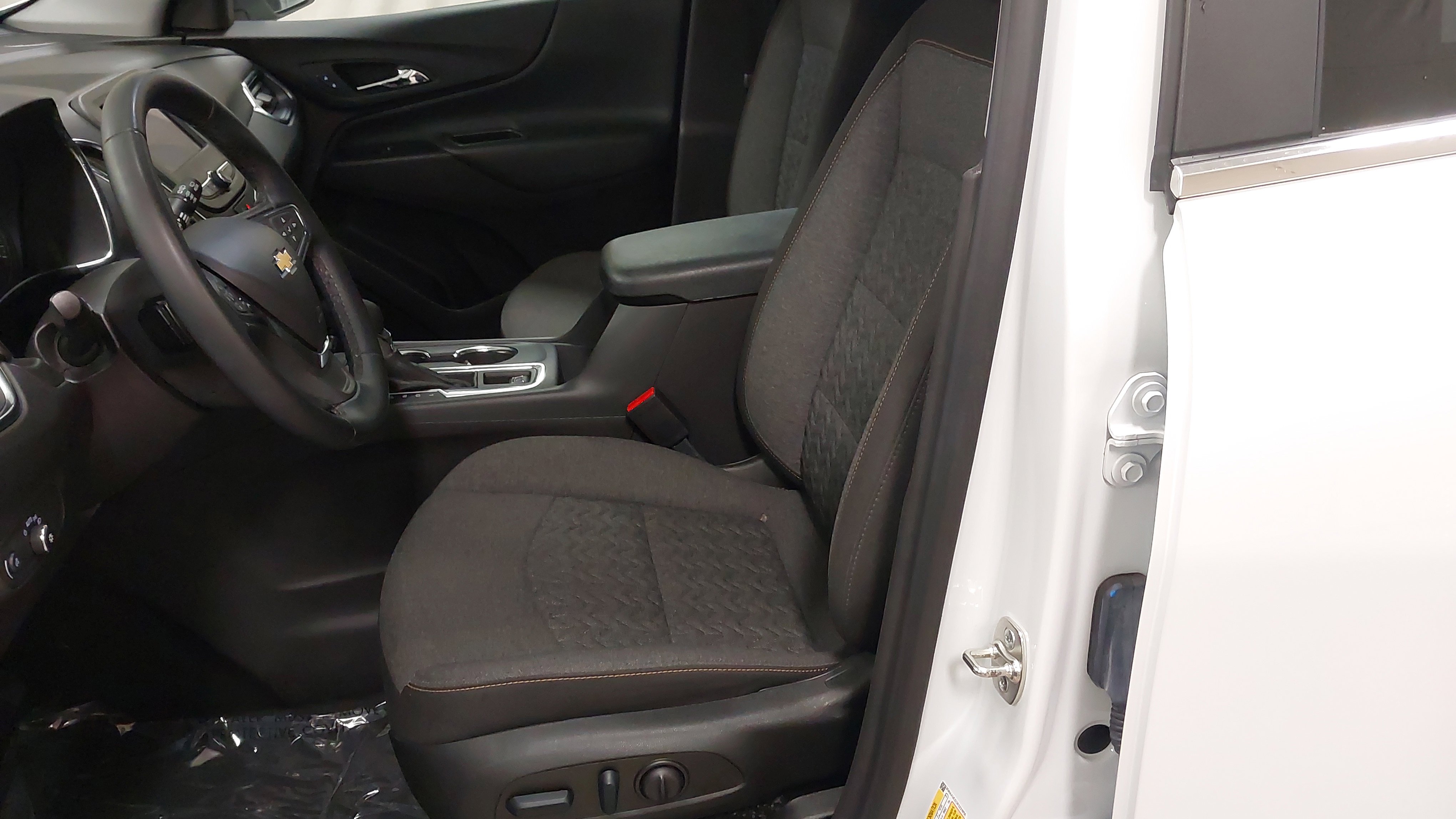 Used 2024 Chevrolet Equinox LT AWD/4WD image 22