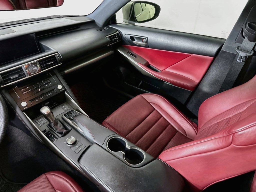 Used 2018 Lexus IS 350 AWD image 32