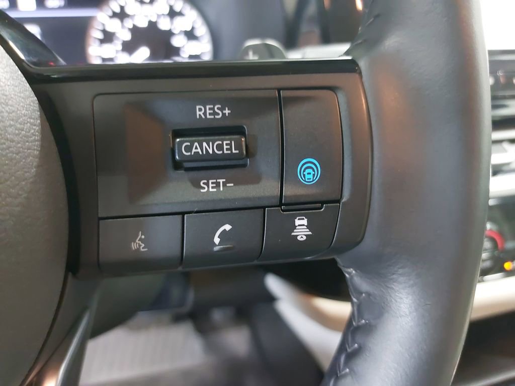 Used 2023 Nissan Pathfinder SL image 18