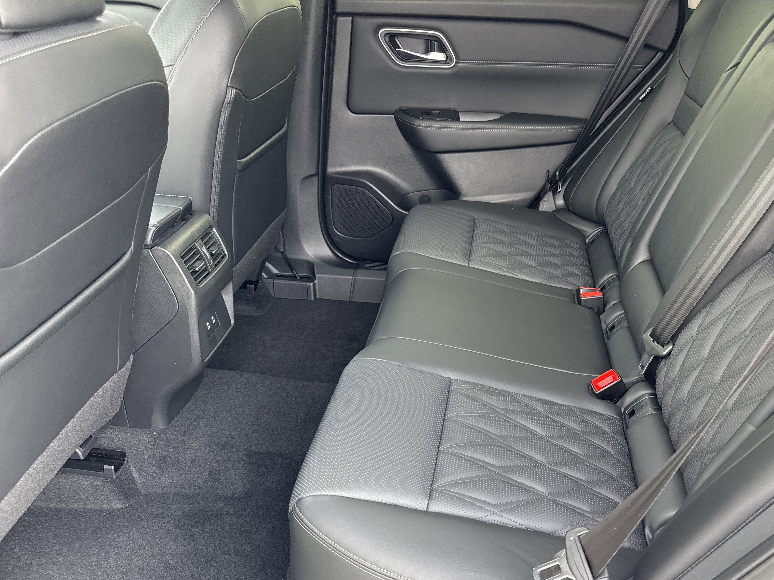 New 2026 Nissan Rogue Platinum AWD/4WD image 14