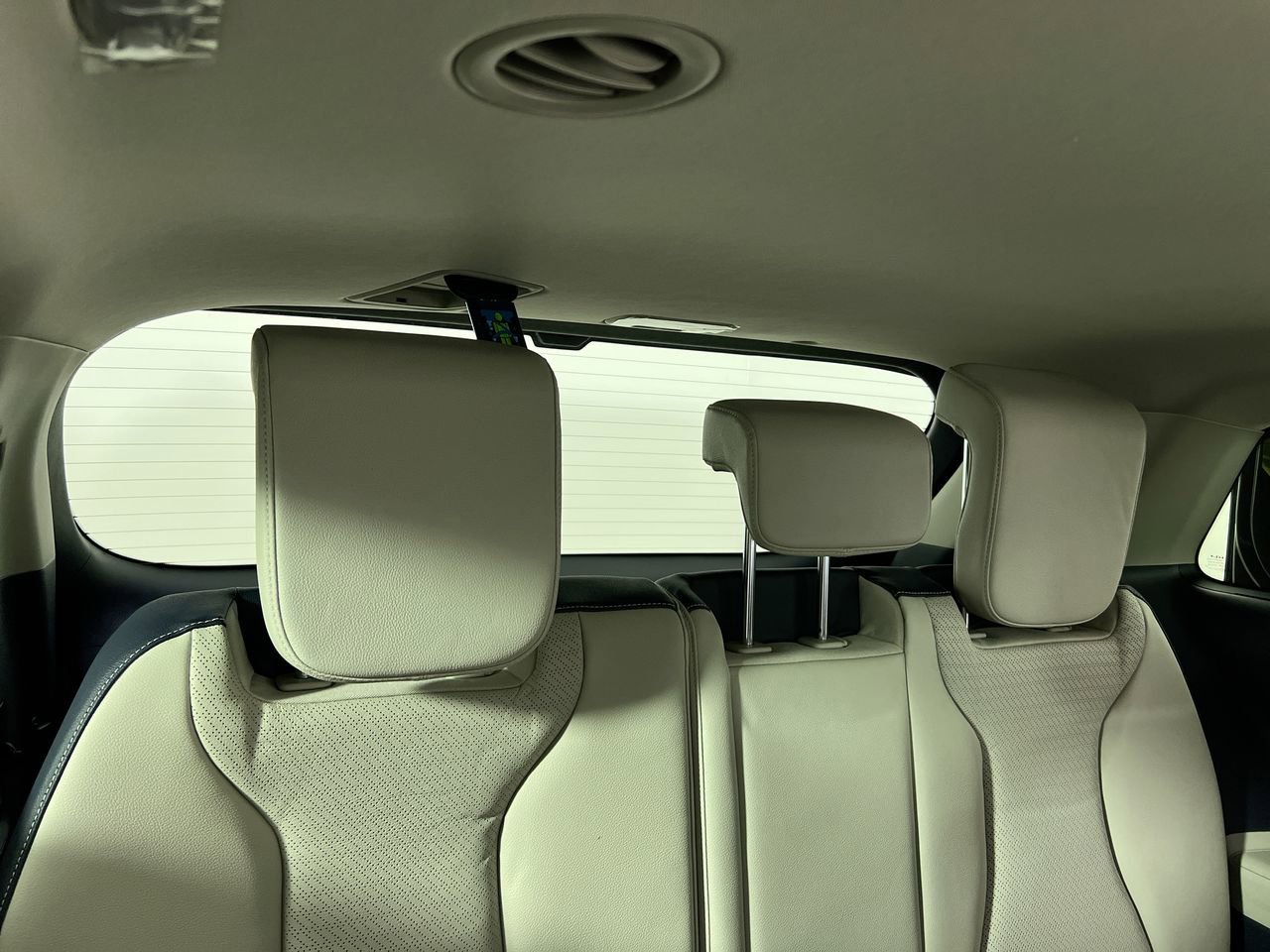 Certified 2025 Kia Carnival SX Prestige FWD image 30