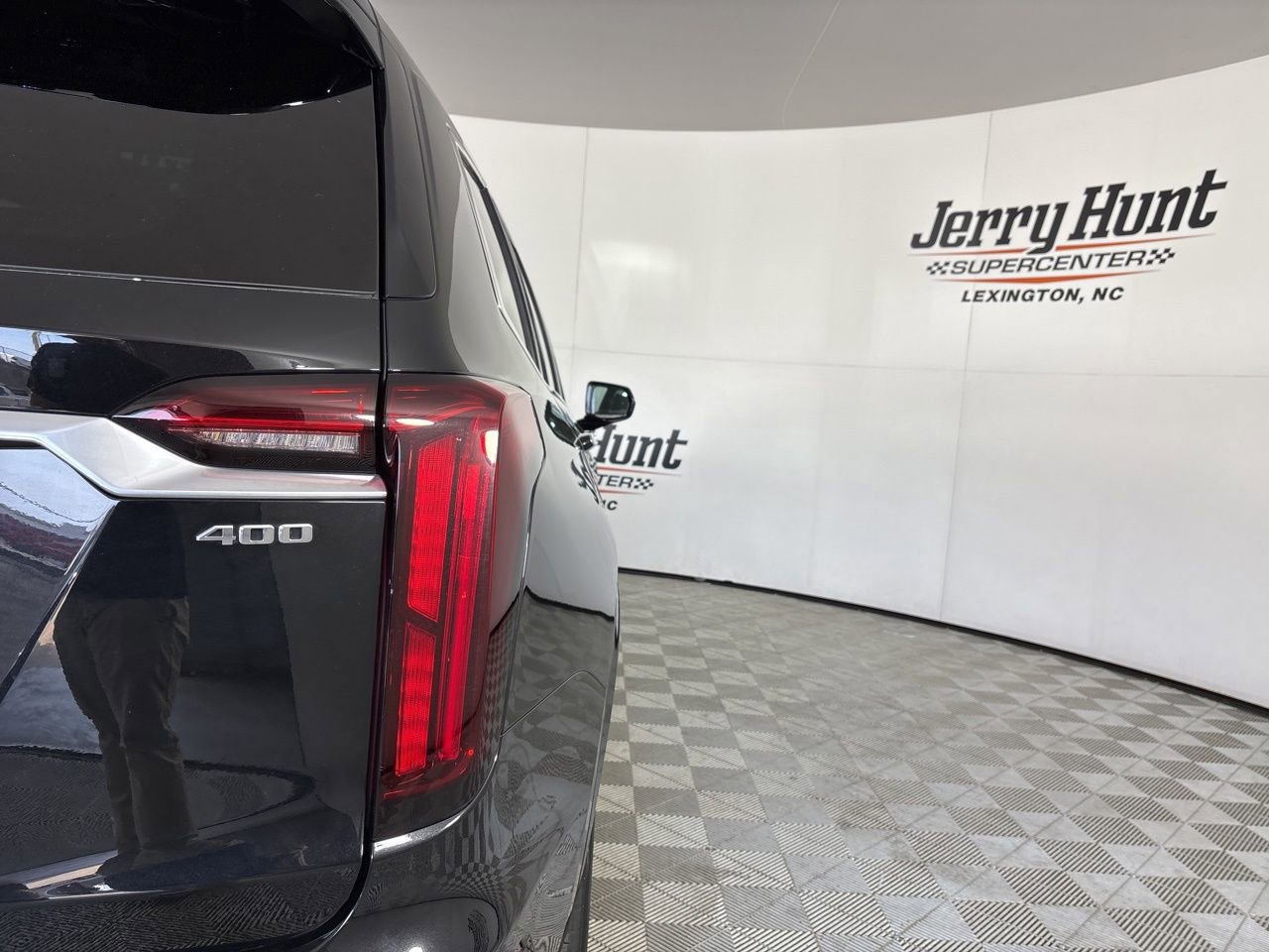 Used 2024 Cadillac XT6 Premium Luxury w/ LPO, Floor Liner Package image 36