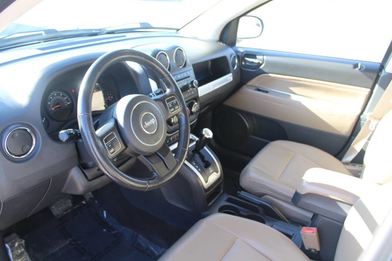 Used 2014 Jeep Compass Latitude image 20