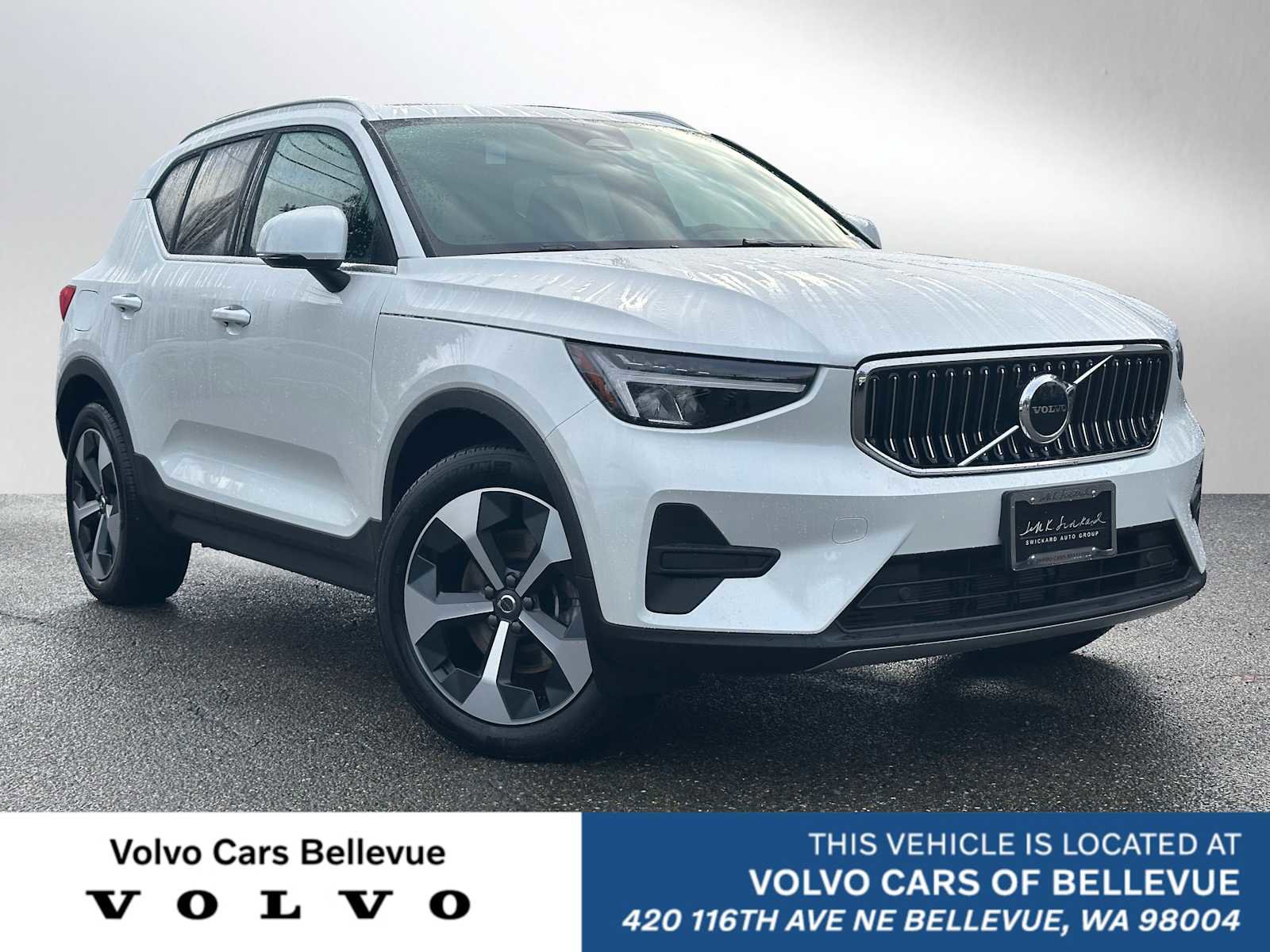 Used 2025 Volvo XC40 B5 Core w/ Climate Package