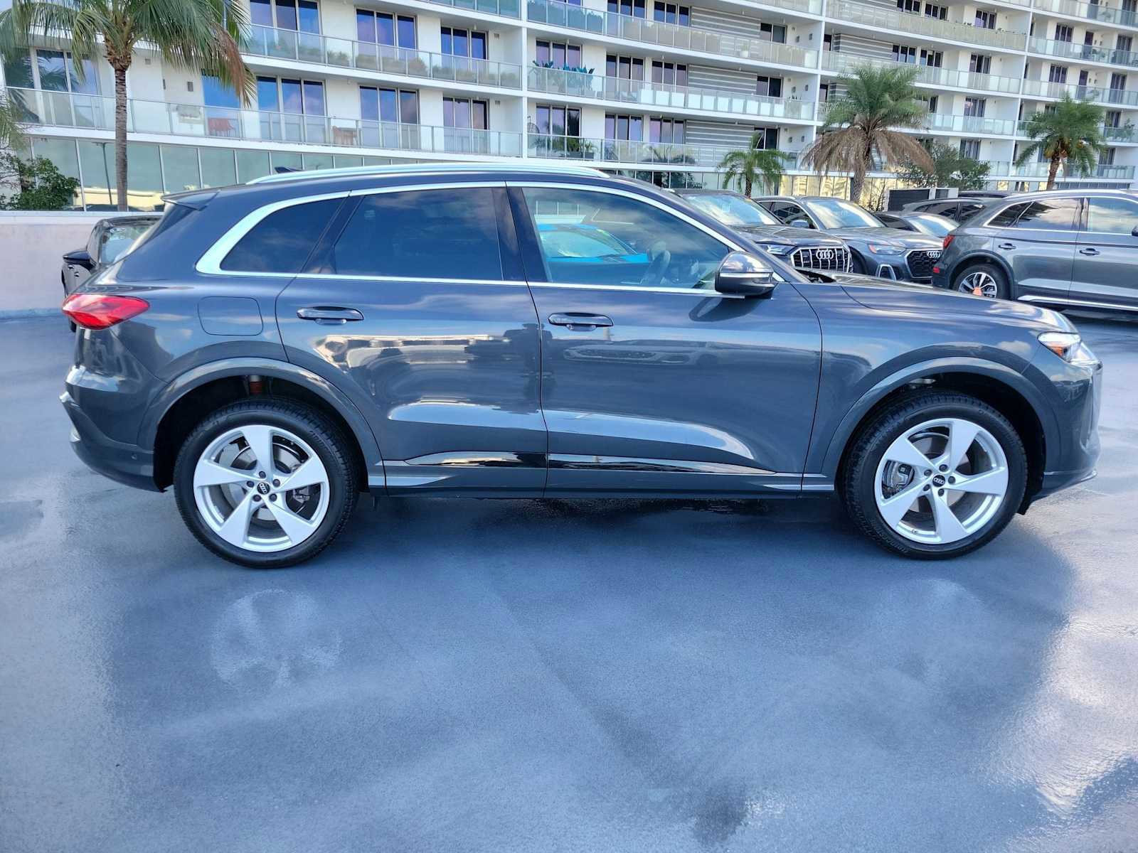 Used 2025 Audi Q5 Premium Plus w/ Premium Plus AWD/4WD image 7