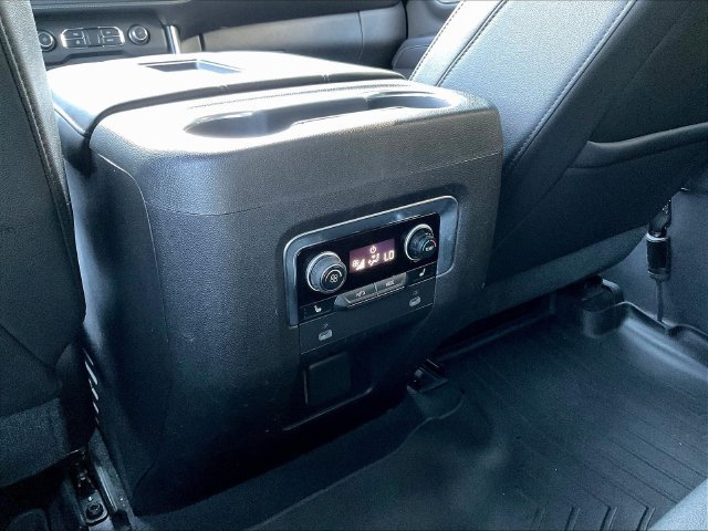Used 2021 Chevrolet Tahoe Z71 w/ Z71 Off-Road Package AWD/4WD image 12