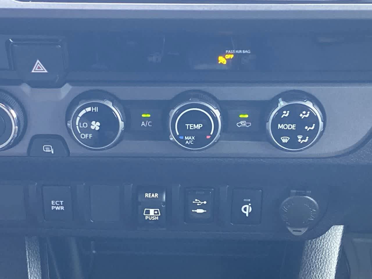 Used 2018 Toyota Tacoma TRD Sport AWD/4WD image 18