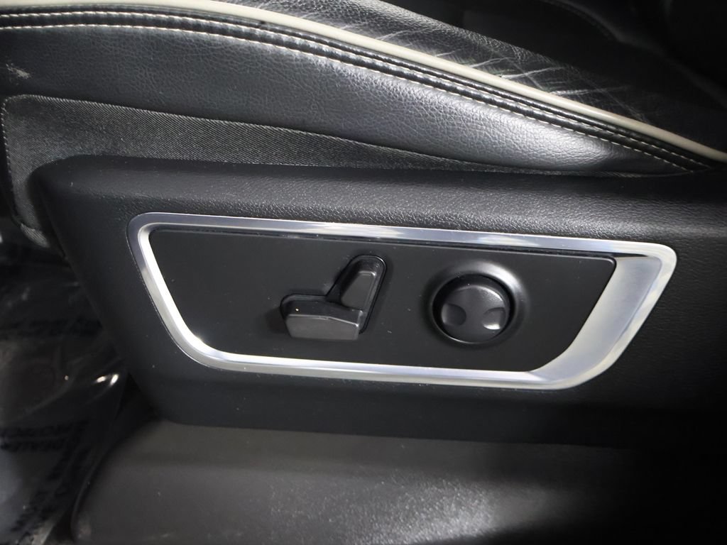 Used 2024 RAM 1500 Laramie RWD image 30