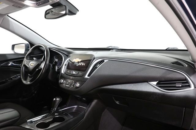 Used 2016 Chevrolet Malibu LT FWD image 16