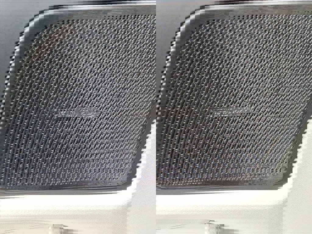 Certified 2025 Volvo S60 T8 Ultra w/ Climate Package image 16