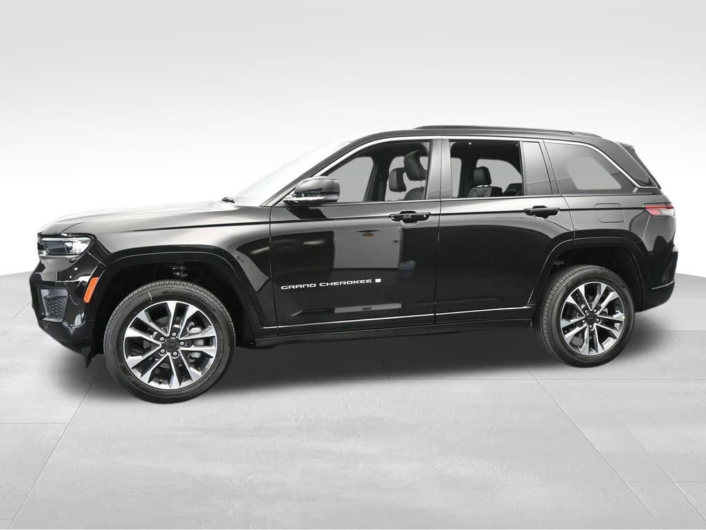 Used 2024 Jeep Grand Cherokee Overland w/ Luxury Tech Group IV image 2