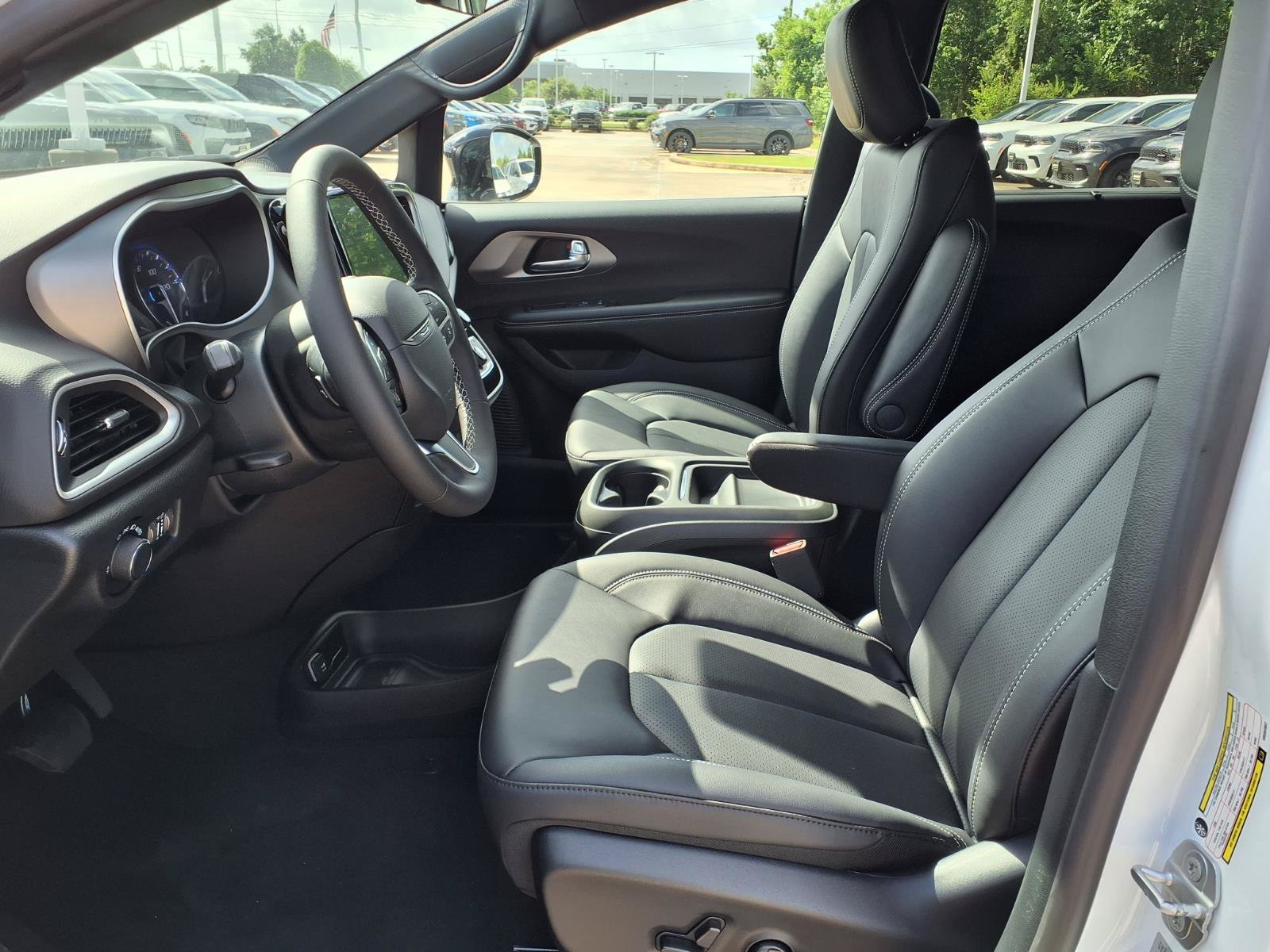New 2027 Chrysler Pacifica LX FWD image 8