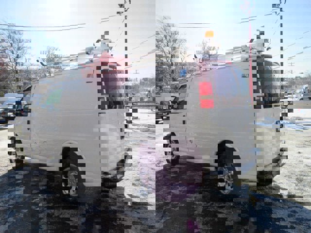 Used 2013 Chevrolet Express 1500 RWD image 3