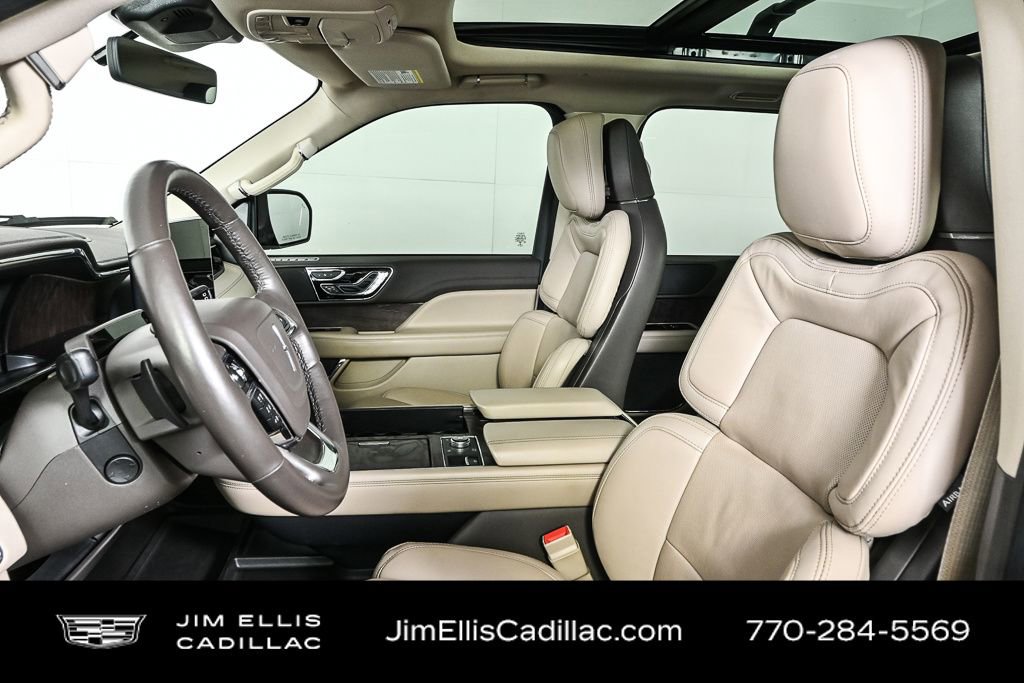Used 2022 Lincoln Navigator Reserve image 5