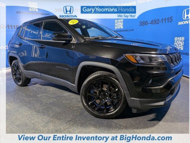 Used 2023 Jeep Compass Altitude image 4