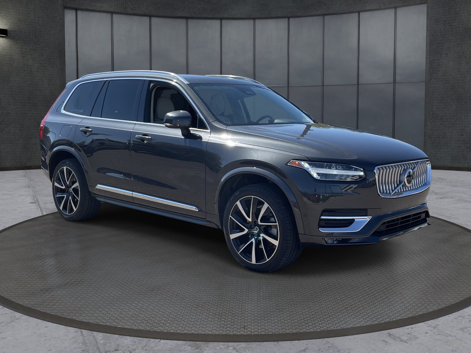 Used 2024 Volvo XC90 B6 Plus AWD/4WD image 8