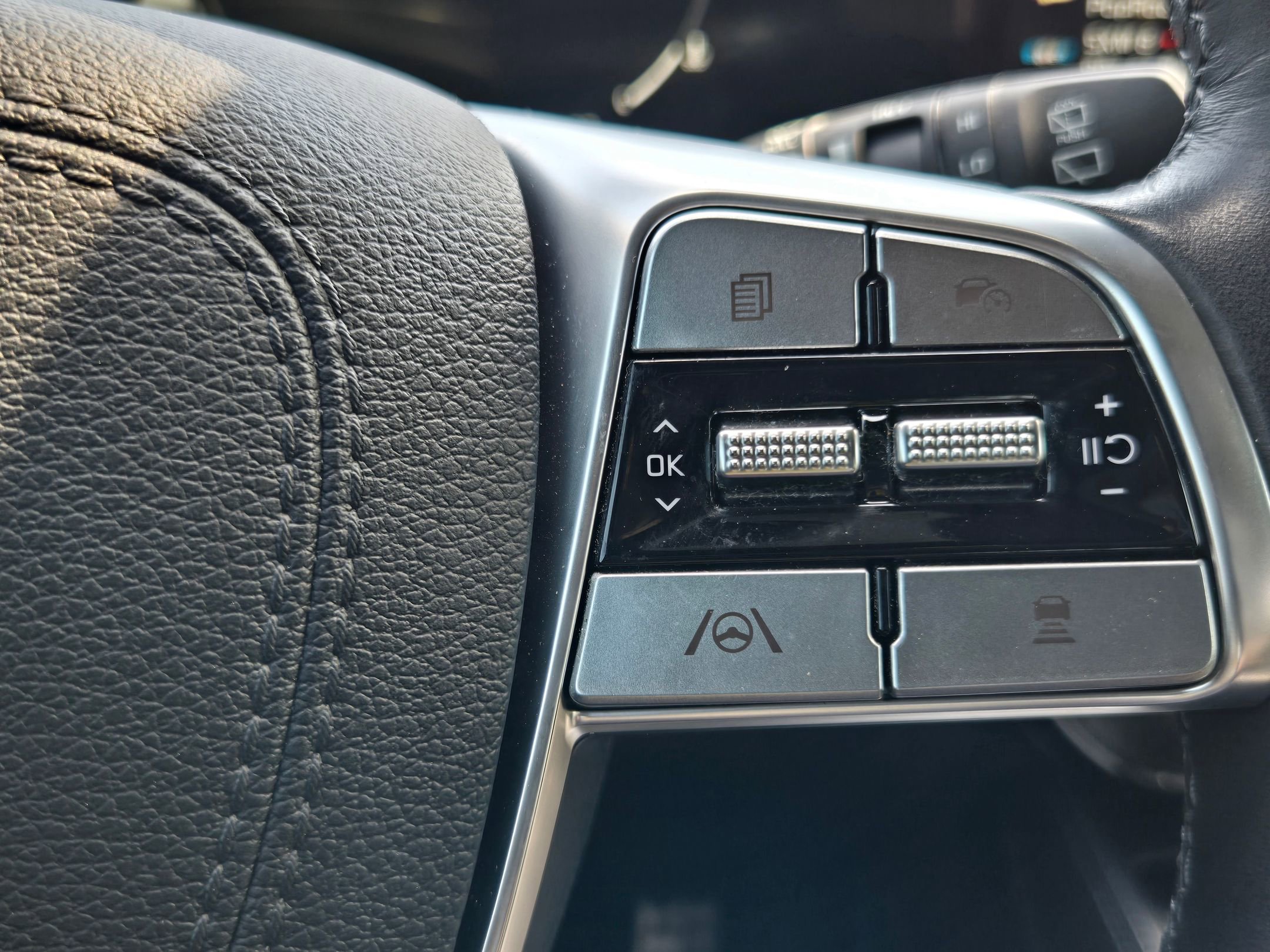 Used 2024 Kia Telluride SX X-Line image 29