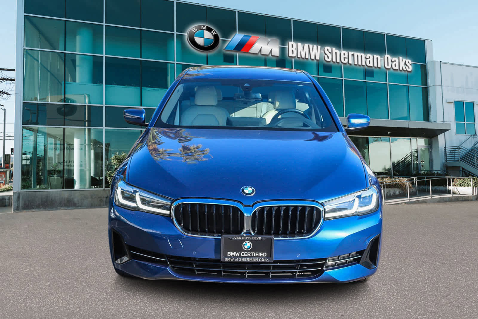 Certified 2023 BMW 530i w/ Premium Package image 2