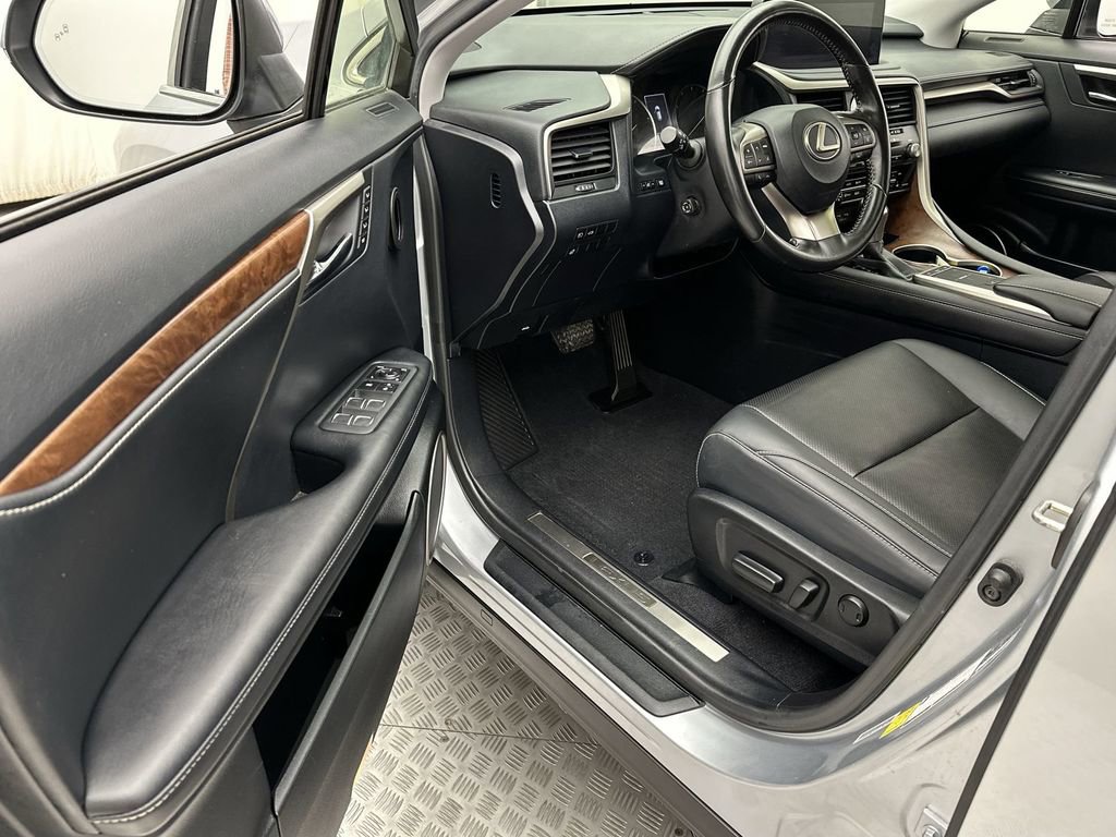 Used 2022 Lexus RX 350L Premium w/ Premium Package image 11