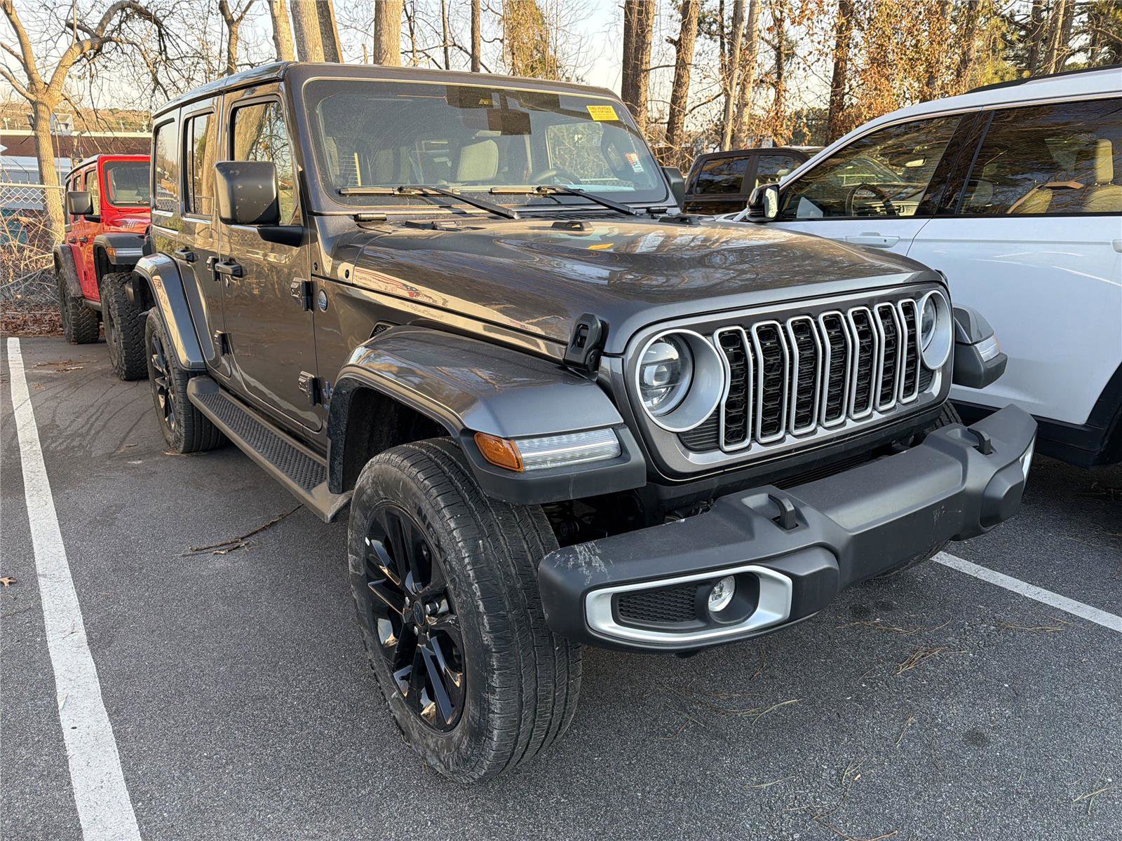 Used 2025 Jeep Wrangler Sahara image 4