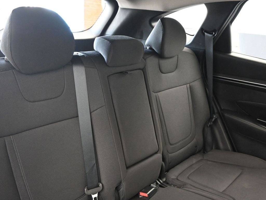 Used 2024 Hyundai Tucson SE image 14