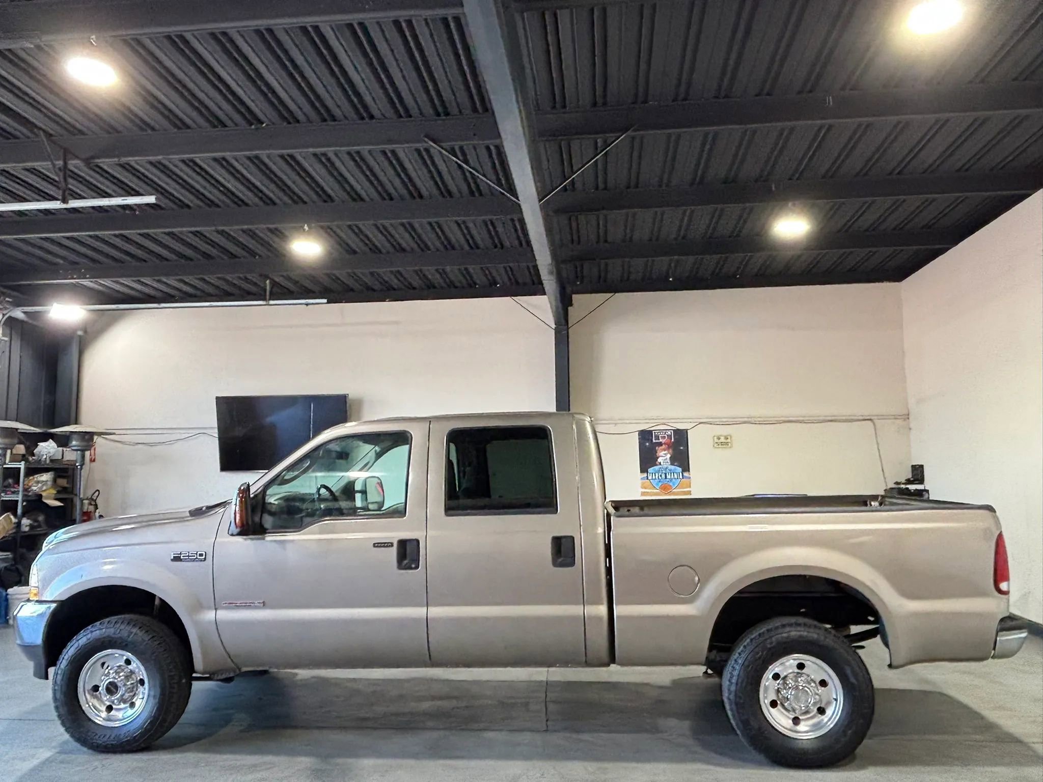 Used 2004 Ford F250 XLT AWD/4WD image 8
