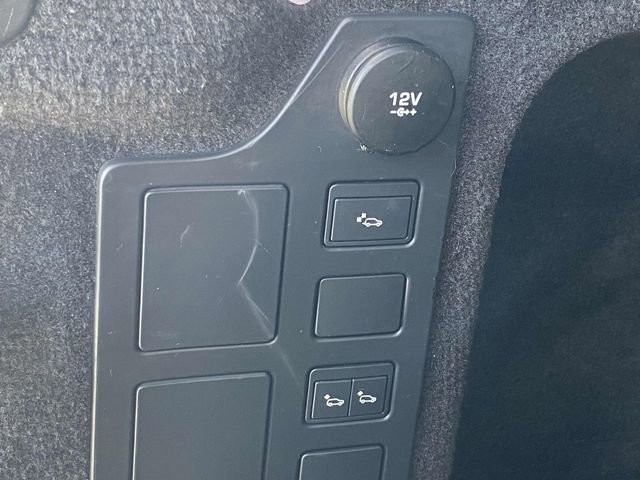 Used 2018 Land Rover Discovery HSE image 15