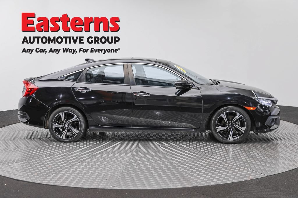 Used 2017 Honda Civic Touring image 4